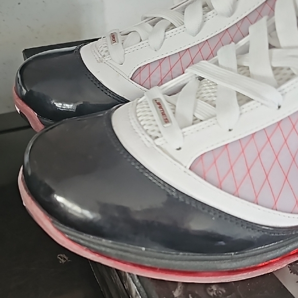 Nike Air Max LeBron VII White/Red/Black Kids Sneakers - Picture 5 of 5